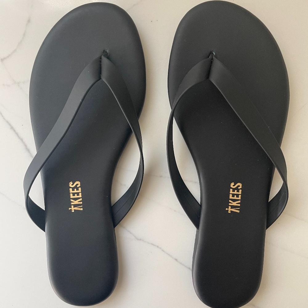 Brand new Tkees sandals